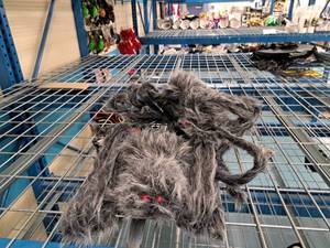 lot 1439 image: Lot of (2) Halloween Dcor Props - Spiders
