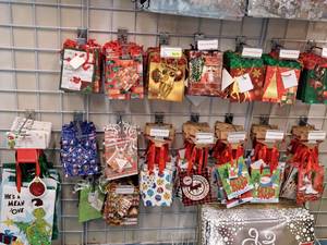 lot 1481 image: Assorted Holiday Gift Bags