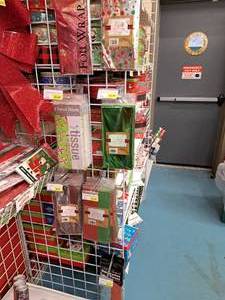 lot 1489 image: Assorted Gift Wrapping and Tissue Paper Sheets