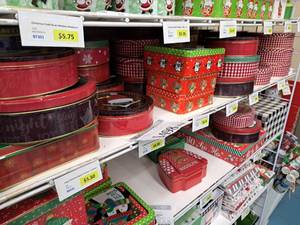 lot 1498 image: Assorted Holiday Gift Tins