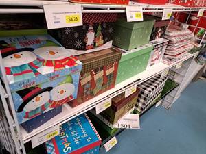 lot 1500 image: Assorted Holiday Gift Boxes