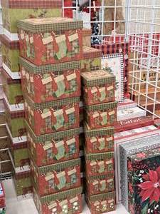lot 1518 image: Assorted Holiday Gift Boxes
