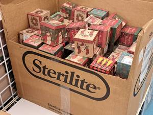lot 1524 image: Lot of (140) Assorted Small Holiday Gift Boxes