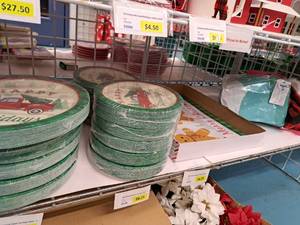 lot 1548 image: Assorted Holiday Plates, Mats, Flasks, Gift Bags