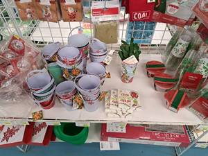 lot 1560 image: Assorted Holiday Supplies and Dcor - Tumblers, Napkins, Cups, Pails, Picture Frames, Ornaments