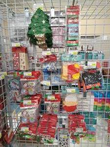 lot 1563 image: Assorted Holiday Novelties