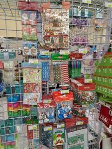 lot 1564 image: Assorted Holiday Novelties