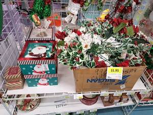lot 1570 image: Assorted Gift Boxes and Faux Flowers