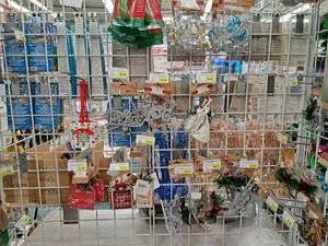 lot 1580 image: Assorted Christmas Decorations