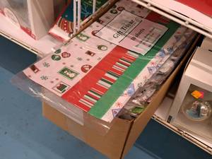 lot 1587C image: Lot of (1 Box) Tissue Paper 20x20