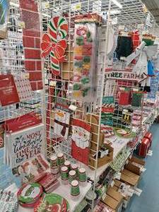lot 1602 image: Assorted Christmas Dcor - Gel Banners, Hanging Signs
