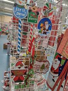 lot 1607 image: Assorted Holiday Dcor - Signs