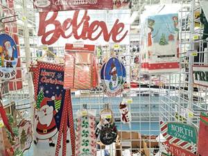 lot 1608 image: Assorted Holiday Dcor - Signs, Gift Boxes, Table Covers