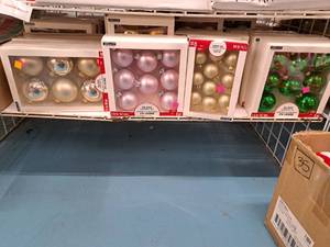 lot 1588 image: Assorted Holiday Ornaments