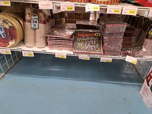 lot 1593 image: Assorted Holiday Supplies - Plates, Cups, Napkins