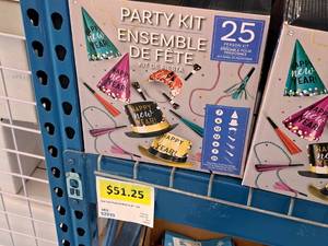 lot 1700 image: Lot of (1) 25-person New Years Eve Party Kit - Ensemble De Fete