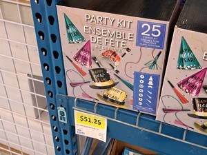 lot 1701 image: Lot of (1) 25-person New Years Eve Party Kit - Ensemble De Fete