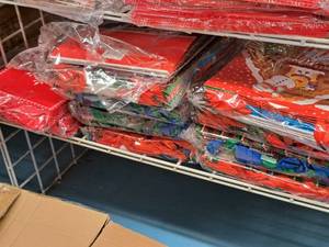 lot 1642 image: Lot of (11 Packs) Assorted Gift Bags 12-count ( 132 Total Items )
