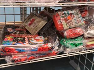 lot 1643 image: Lot of (21 Pack) Assorted Gift Bags 12-count ( 252 Total Items )