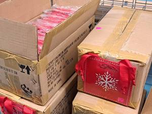 lot 1662 image: Lot of (10 Packs) Holiday Gift Bags 10-count ( 100 Total Items ) 3x6x6