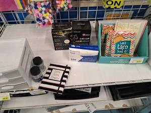 lot 1822 image: Assorted Craft Supplies - Chalk Markers, Glitter, Cards