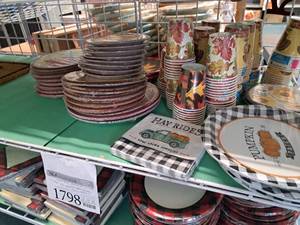 lot 1798 image: Assorted Fall Harvest Supplies - Party Plates, Cups and Napkins