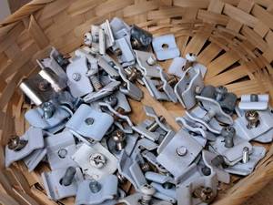lot 546 image: Lot of (100) Grid Panel Clips