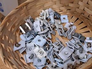 lot 547 image: Lot of (100) Grid Panel Clips