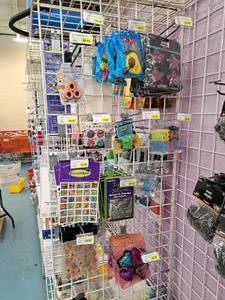 lot 1843 image: Assorted Novelties