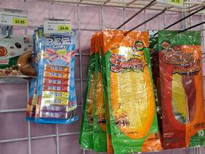 lot 1845 image: Assorted Candy - Lolly Pops, Pez, Jelly Beans