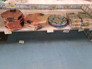 lot 1888 image: Assorted Party Plates, Napkins