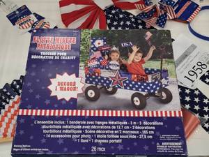 lot 1959 image: Patriotic Wagon Decorating Kit