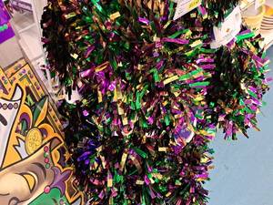 lot 1974 image: Lot of (8) Mardi Gras Party Supplies - Festooning Garland