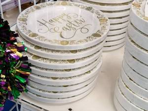 lot 1980 image: Lot of (8 Packs) 10-14 Premium Plastic Easter Plates 10-count ( 80 Total Items )