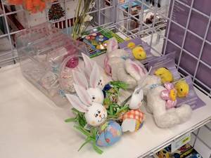 lot 1991 image: Assorted Easter Dcor and Dolls