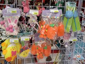 lot 1989 image: Assorted Easter Party Dcor and Accessories