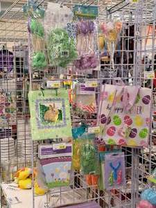 lot 1995 image: Assorted Easter Supplies