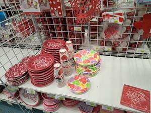 lot 2021 image: Assorted Valentines Day Party Supplies - Plates and Napkins