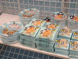 lot 2055 image: Assorted Pirate Partys Plates and Napkins