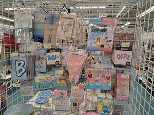 lot 2065 image: Assorted Gender Reveal Party Supplies