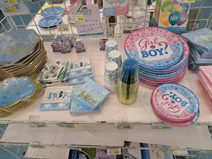 lot 2066 image: Assorted Gender Reveal Party Supplies - Plates, Napkins, Cups, Golf Balls