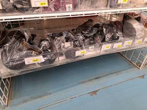 lot 2032 image: Assorted Crep Streamers