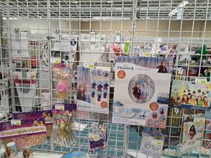lot 2078 image: Assorted Party Supplies - Disney Princess
