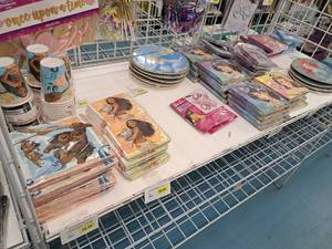 lot 2079 image: Assorted Party Supplies - Disney Princess - Plates, Cups, Napkins