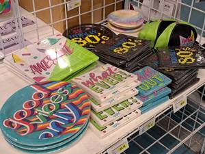 lot 2092 image: Assorted Party Plates, Napkins, Hats