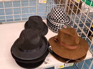 lot 2122 image: Lot of (16) Assorted Hats  Fidoras