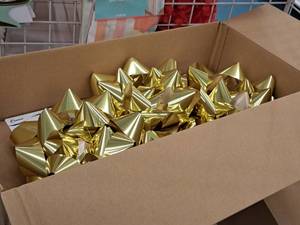 lot 2209 image: Lot of (6) Berwick Gold Mega Bows