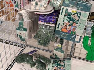 lot 2194 image: Assorted Koala Bear Themed Decorations, Plates, Napkins