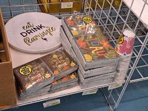lot 2200 image: Assorted Tropical Party Platters, Cups and Napkins