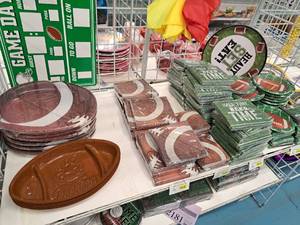 lot 2180 image: Assorted Sports Party Supplies - Plates, Platters, Napkins